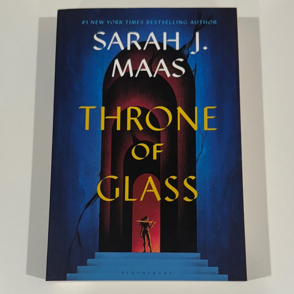 Throne of Glass Book by Sarah J. Maas Fantasy BRAND NEW
